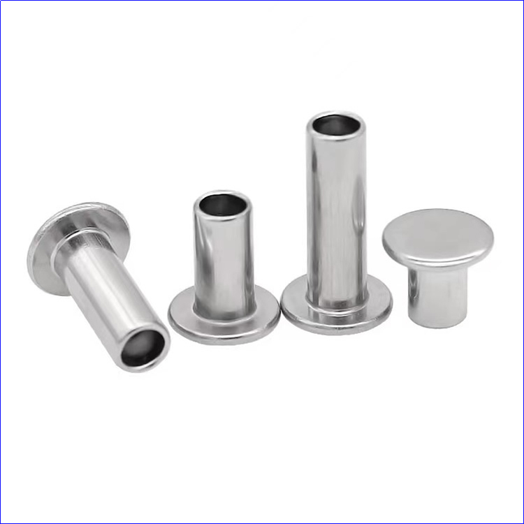 Något om halv-ihåliga nitar