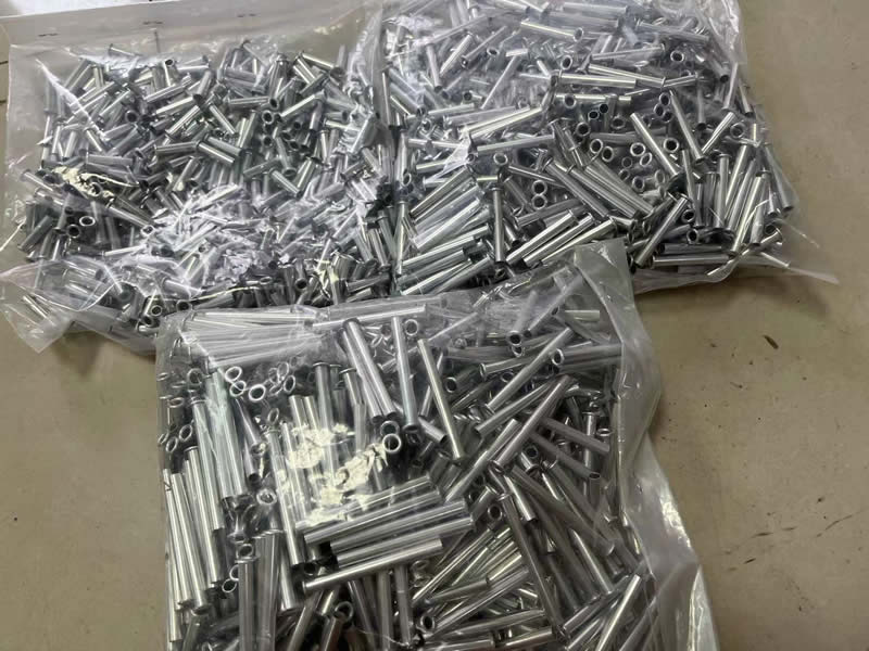 Nuote Metals levererar aluminiumrörnitar – tre storlekar för hantverk och dekorativa applikationer